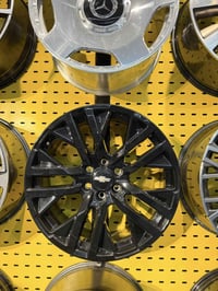 الاطارات ويل تاهو     موجودة   حجم22  اصلى شركة وكاله بلادى   موديل 20...