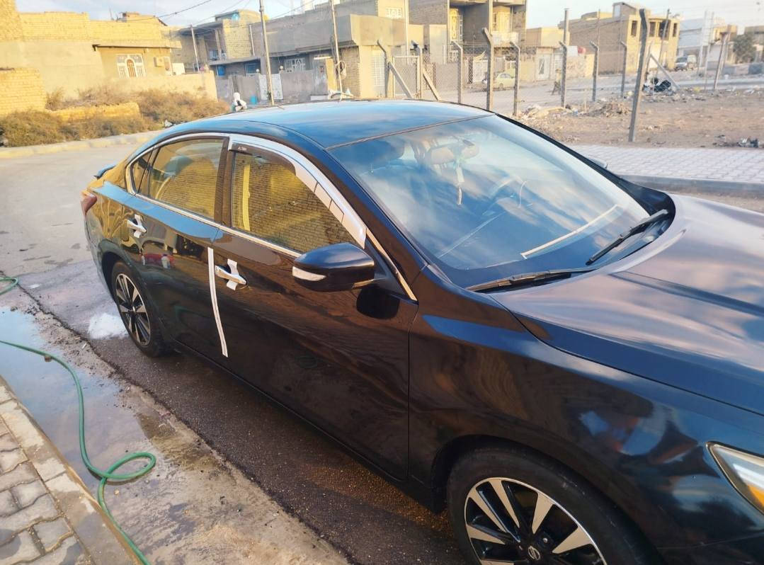 السلام عليكم اخوان
من رخصت الادمن
نيسان التيما 2018 SL  فول مواصفات ما عدا الفتحه 

3 قطع صبغ رقم واسط 

ما بيه نقص فقط الكير بي عته ابيع نقص كير على وضعه مكانه ديالى بعقوبه يم مهندس زياد 

السعر 105 وبيه مجال بسيط جدا 

للتواصل  على هذا الرقم ***********
