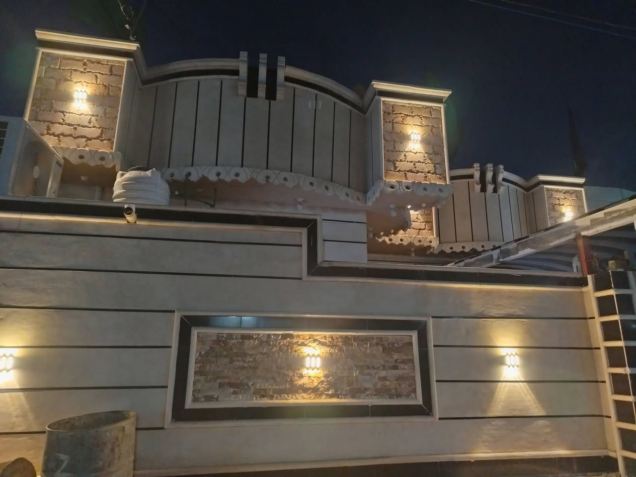 بيت للبيع طابو سند 25 في حي الزهراء في شارع معمل الثلج فول كامل من كلشي وبي مجاري خفيفه ع الشارع بناء حديث وجاهز الاستفسار علا الرقم ***********   ***********

