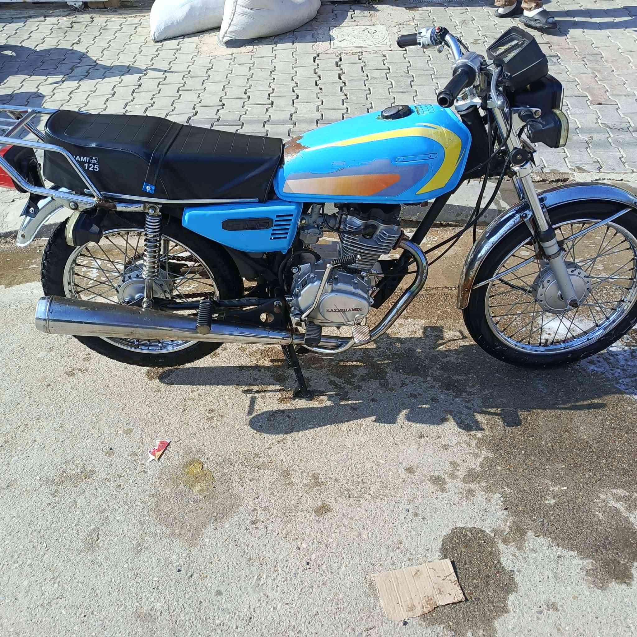 4 كير موديل 21 الدراجه نظيفه شوفت عينك مكينه خير من الله كلشي ماغوزها بس باتري كهربائيات كلها شغاله اوراق عنوانها كوت الفلاحيه معروضه ب600 وبيها مجال  
***********
