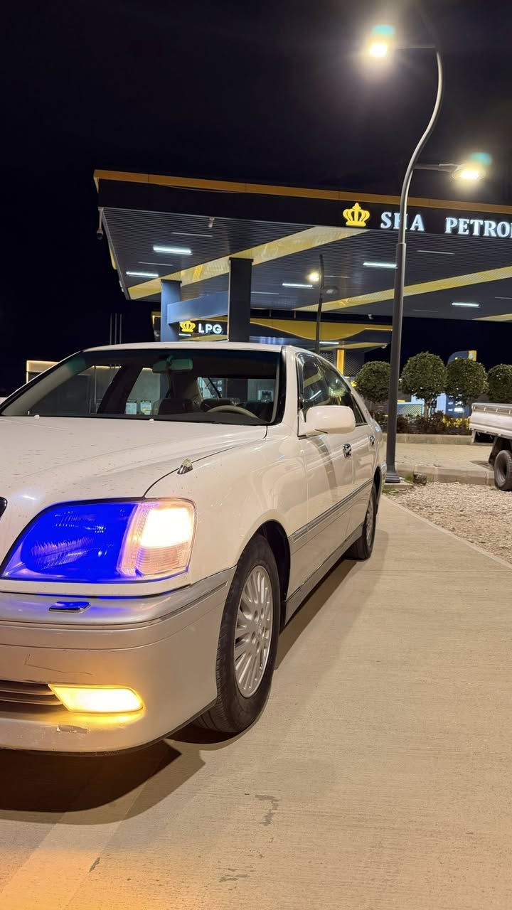 سڵاو هاوڕێیان 
مە لیكە  ڤیڤیتی مووس  ـــ موسvvt
٢دووگمە ی پە ردە 
داشبوڵی نە جە فی ڕە قە م یە ك سە رو ژێر نە جە ف 
سە یارە كە بە س ماشااڵڵە ی ئە وێت 
چاڵ و شوختی نیە  لۆك لۆكە 
گێڕو مە كینە بە شەرت
٢ پارچە ی بۆیاخی یابانە 
هیچ نوقسانی نیە  
پێشی عادی دوای كریستاڵە 
٥٨ گە ڵامە جالێكی زۆر كە م 
لە سلێمانیم  
***********
