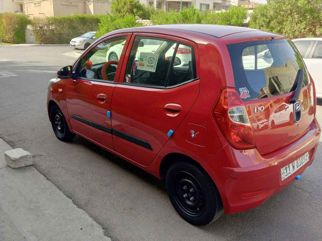 🚗 للبيع – هيونداي i10 هاج باك 
📍 الموقع: … (ديالى_بعقوبه)

الموديل: 2015
رقم نكليزي +هزه جديده
الحالة: ممتازة من الداخل والخارج
الكير: أوتوماتيك
اللون: أحمر
شاشة اندرويد +كامره 
تحويل ثاني يوم 
الماكينة والجير: 1.2 لتر (4 سلندر) خالية من المشاكل
تبريد وتدفئة ممتازه جدا 
الداخلية: بحالة جيدة جداً، المقاعد جديدة مع أغطية نظيفة
الإطارات جيدة + السيارة اقتصادية جداً في البنزين

💰 السعر المطلوب: … (85$) بيها مجال بسيط

📞 للاستفسار: … (***********)

السيارة جاهزة للفحص والبيع، والصور توضح حالتها
