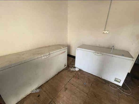 سلام عليكم.  اغراض مطعم للبيع كلش نظيفه  ***********
