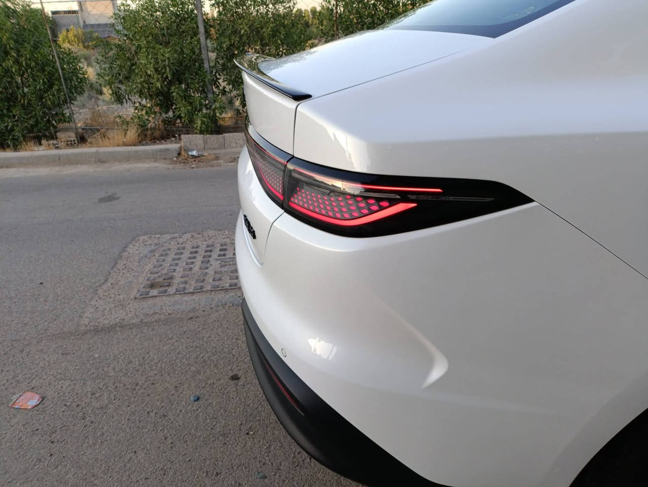 السلام عليكم سيل 5
موديل 2025 بغداد 
ماشية 5 الاف HEV و11 الف EV
بيها بارد صغير كد شبر باب سايق و4 اصابع باب خلفي باقي كله مكفول 
السعر 18600 وبيها مجال بسيط عنوان بغداد الكرخ 
***********
