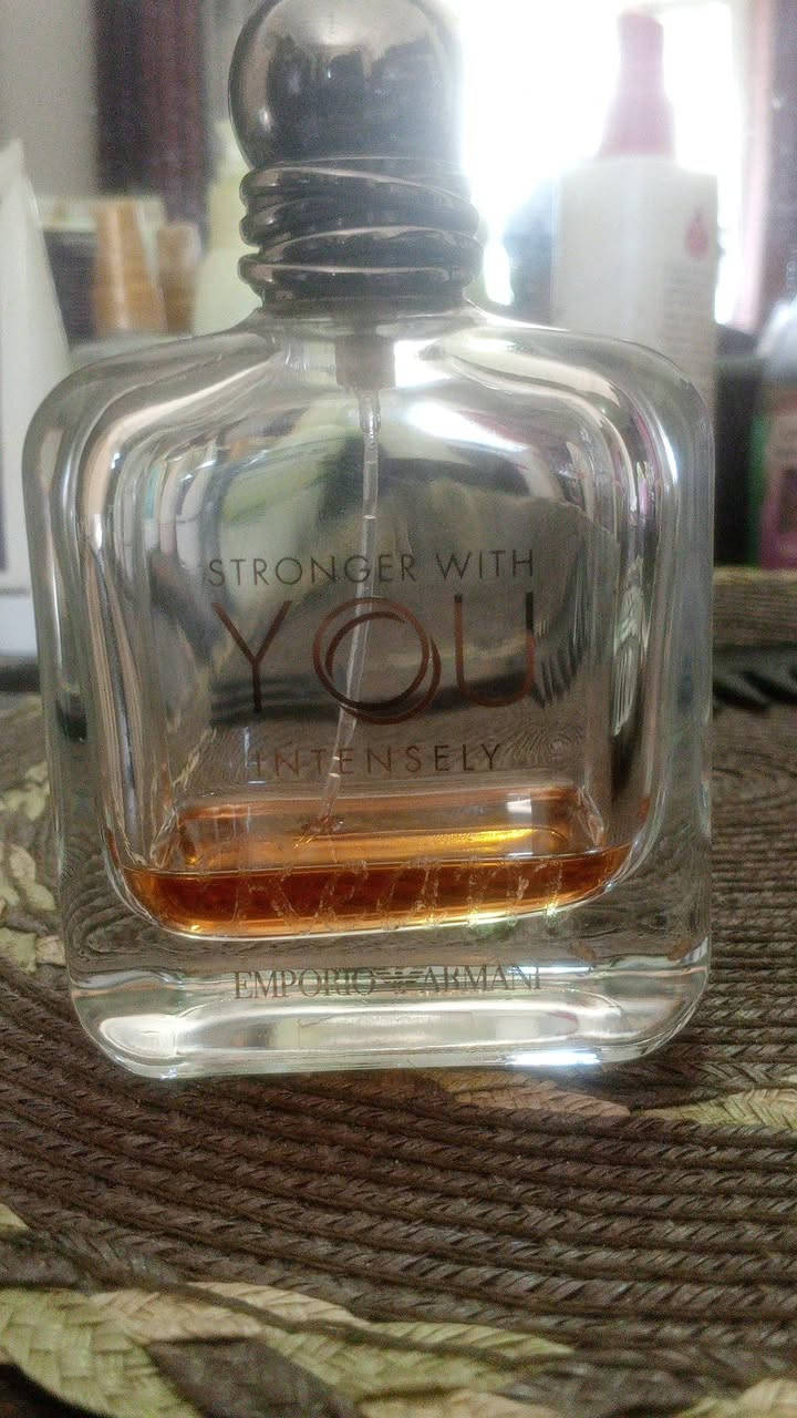 عطر Stronger With You Intensely الأصلي للبيع الحالة: مستعمل (أصلي 100% مع كود التحقق أسفل الزجاجة).الكمية: متبقي حوالي 15-20 مل في الزجاجة الأصلية (واضحة بالصورة)


**إذا كنت صاحب هذا الإعلان وتريد حذفه لأي سبب، رجاءا أرسل رسالة إلى الدعم الفني**