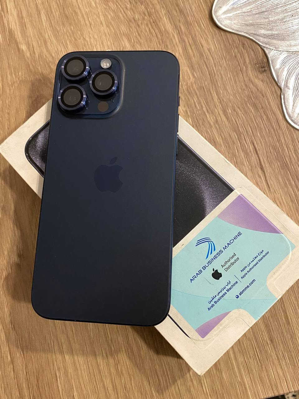 السلام عليكم توفر عدنه ❔
ايفون 15 Pro max ✅
جهاز شرق اوسط ماستر A/AA 😍
بطاريه الجهاز 85  👌
عدد دوره البطاريه ٦٩٠ 
جهاز وتر بروف ضمان الفحص ✅
الجهاز فقط سبراش أو شخوط بل كلاس واضح بل صور  
قطعه تخبل ❤️ألون المميز نيلي 
سعر الجهاز. 980  ألف فقط 💙 
المكان بغداد 
للاتصال  ***********

