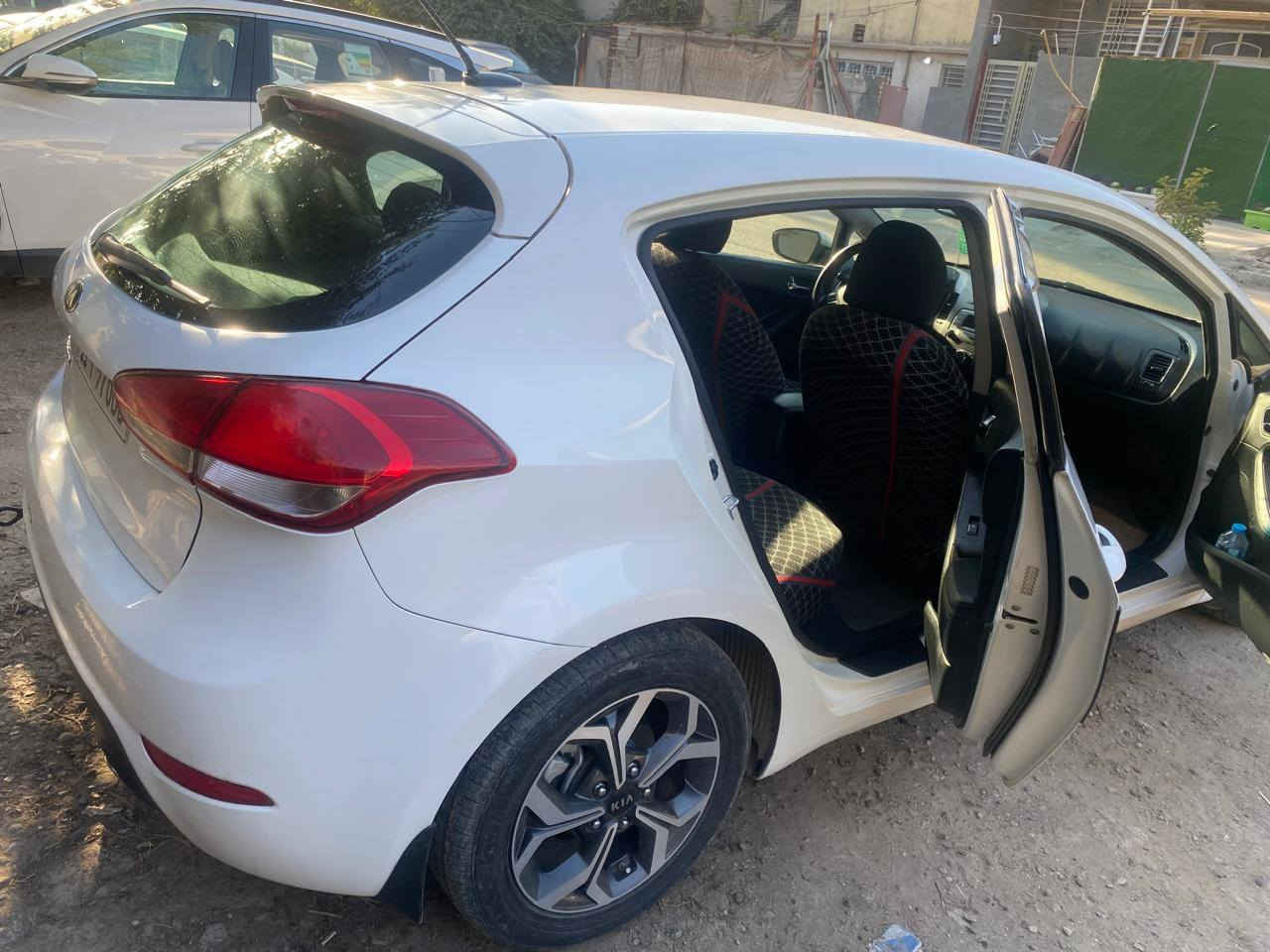 السلام عليكم للبيع فقط فورتي وارد أمريكي قطعتين بس بابين عكس السايق فقط موديل ٢٠١٦ السيارة جاهزة من كل النواحي متصرف علية محرك ٢٠٠٠ كير اي تي السعر ١١٠ مكان السيارة بغداد الحرية ***********
