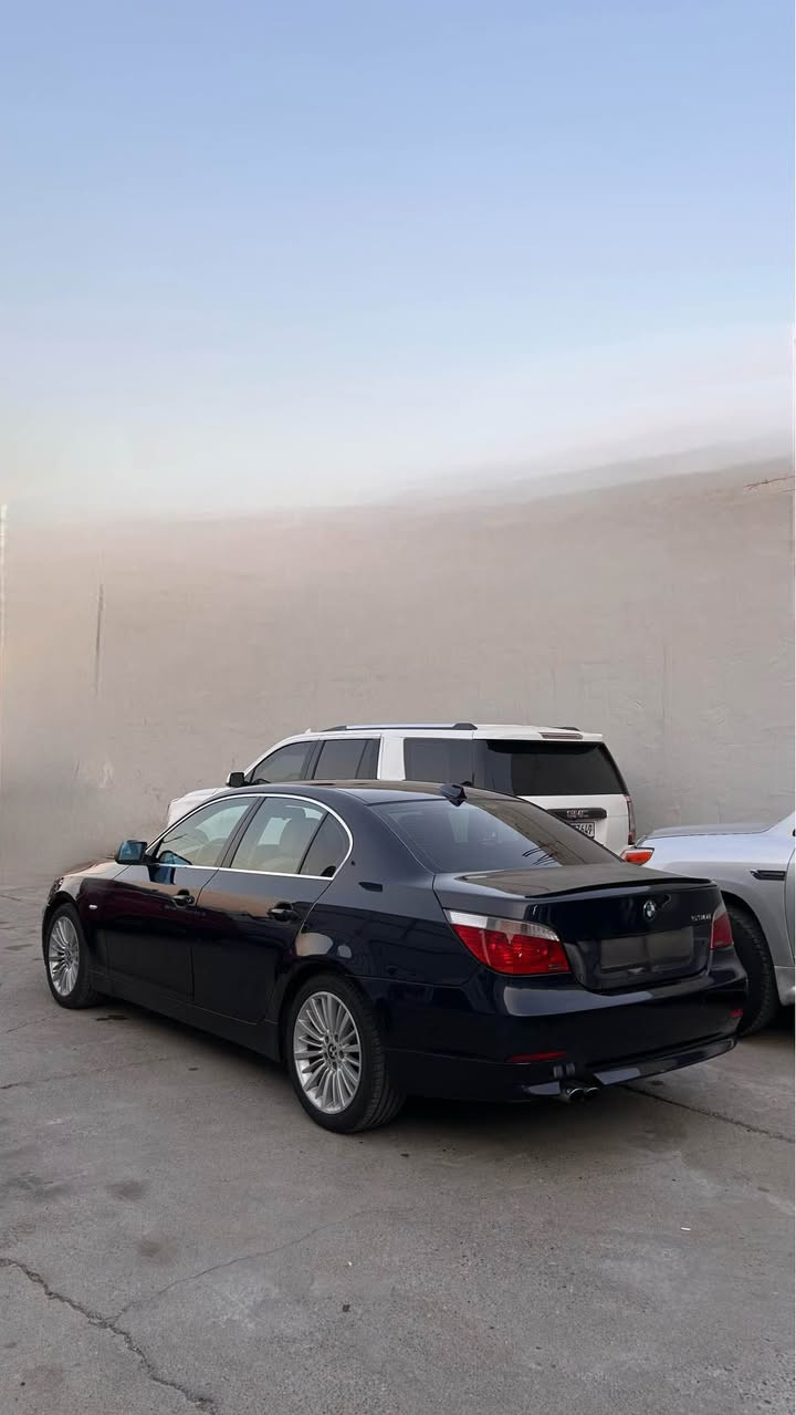 BMW 530i 
مۆدێل 2005
رەنگ : نیلی 
مەنفێست اصلی گۆمرکا ابراهیم خلیل
سقف حزام ۆ  غرامە بشەرت
نۆزەل کۆرت 
داخلی حەلیبی
سعرا ۆێ :71 ۆرقە مجال 
رقەم تلفۆن: ***********
تایرە جدید دهوك, العراق
