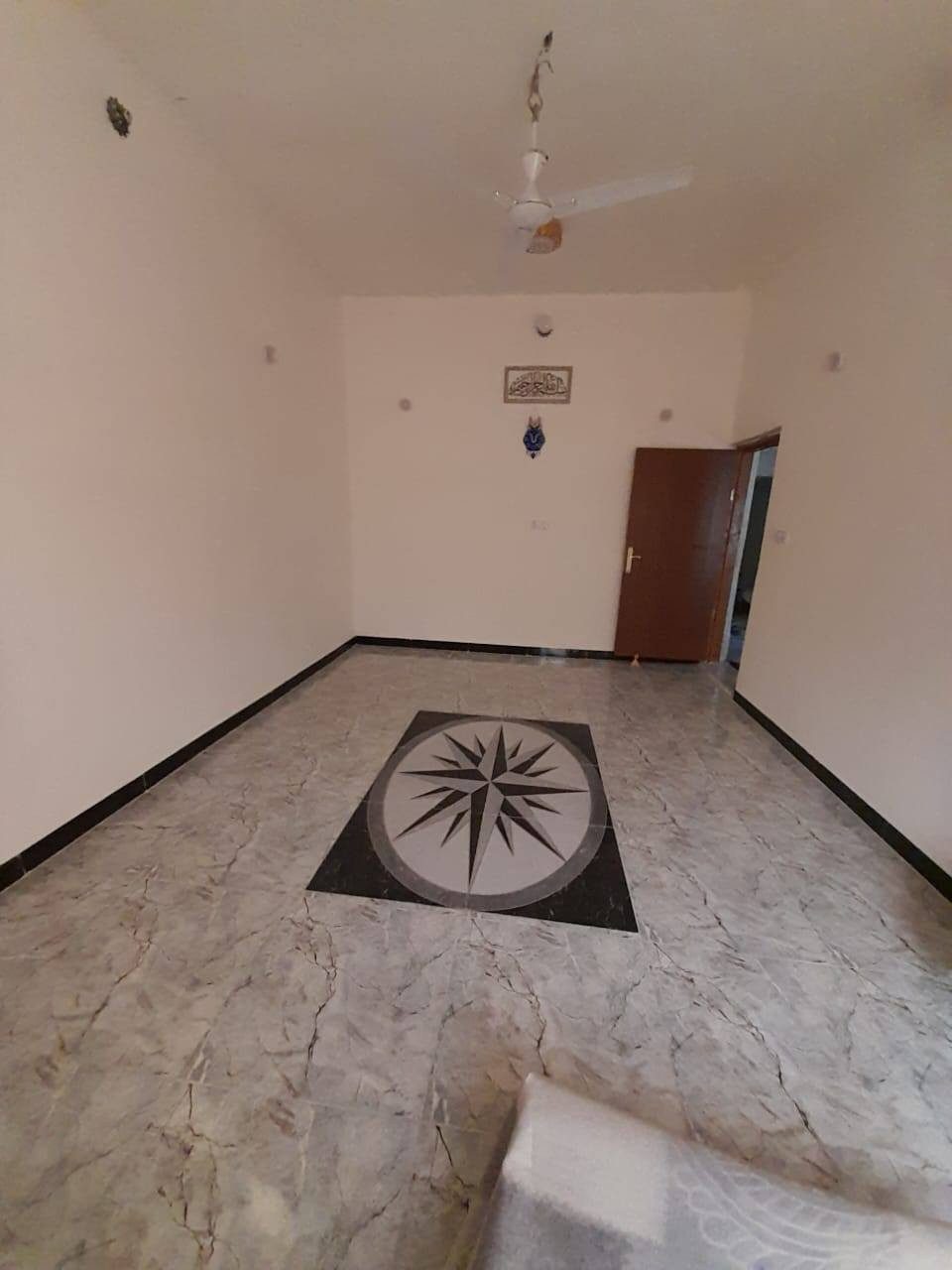 السلام عليكم
بيت للبيع 

زراعي سند 25 مداور سند بل طابو 

الموقع شارع الحمام الشارع الثاني بعد الجامع 

المساحة 150 متر 

غرف عدد 2 وصالة وبراني ومطبخ  وصحيات خارجي وداخلية مع حديقة
 التواصل مع الرقم ***********
