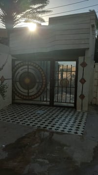 البيت للبيع. الغالبية المساحه 125 زراعي.  في معامله تطويب رقم. بس امشي...