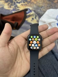 للبيع ساعة ابل واج الجيل السادس نضيفة الساعه مكاني بغداد الكرخ للاتصال...