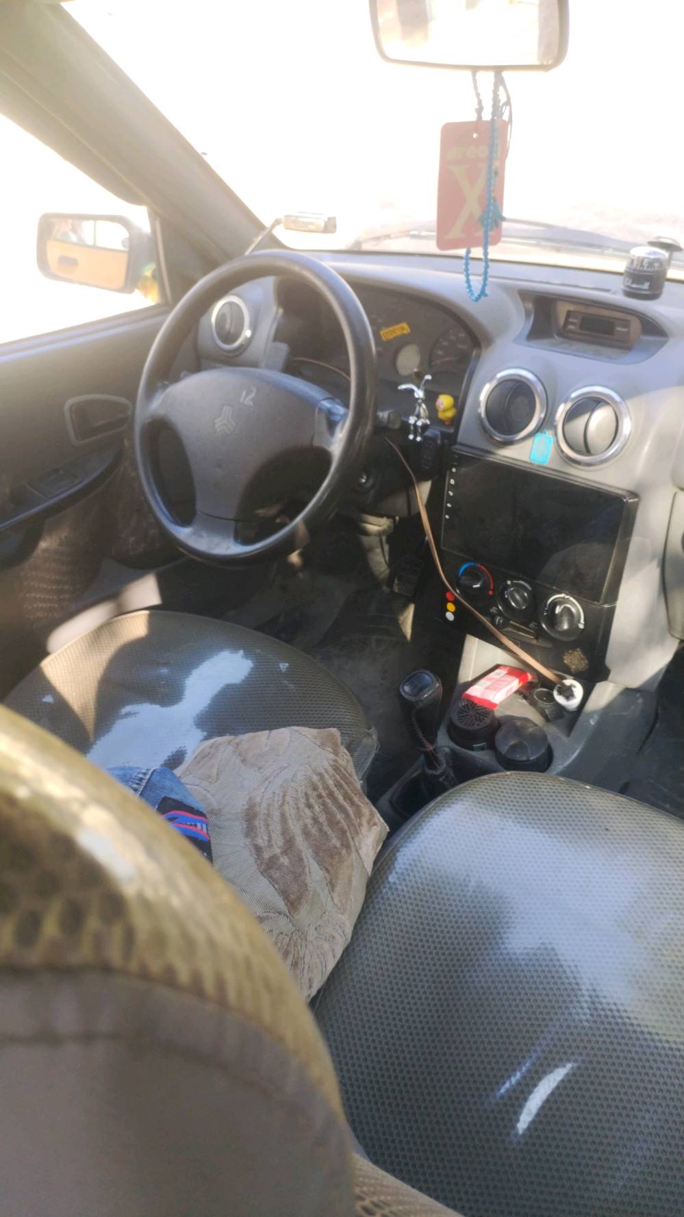 السياره موديل 2014 كير ومكينه وكلچ مكفول تبريد وتدفئة شغال هيئة وغرامة مصفرة موقع السياره بغداد الشعب 