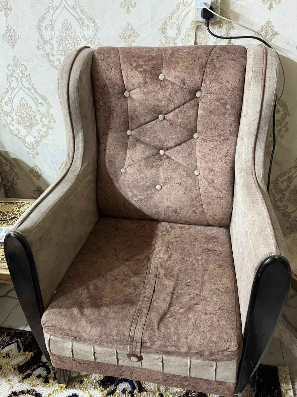 السلام وعليكم 
للبيع تخم 10 مقاعد نضيف حلو 
وحلو كلش العنوان حي التراث 
بيع مستعجل السعر 200 وبي مجال 
***********
