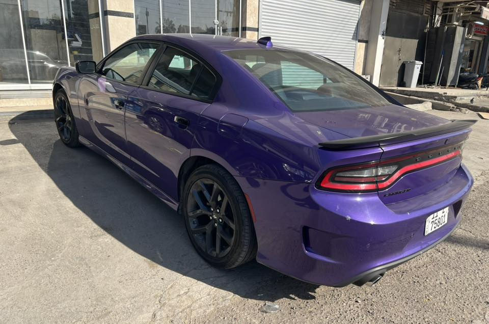 سلام عليكم جارجر 2023 GT
مكينة 3600 ستة سلندر 
لون بنفسجي للبيع فقط 
حادثها دعامية و حافة البنيد عل كد اربع اصابع بدون ايرباك وصور الحادث بلمنشور 
الدعامية مبدلة و بنيد علكد شبر صبغ  و دعامية القديمة موجود 
بصمة. و تشغيل عن بعد  ويل20 
كشنات جلد و كهرباء و خزن و تبرد و تدفئة امامي و خلفي  مري قلاب نقطة عمياء كلاصات حار و بارد  مواصفات GT معروفة السيارة  ماشية 34 الف  السيارة جديدة بمعنى الكلمة على وضع الشركة و احلى من الصور مكفولة من كلشي رقم و هزة و سنوية كلة جديد  السعر 290 وبيها مجال 
مكانها كرادة او شارع فلسطين 
***********
