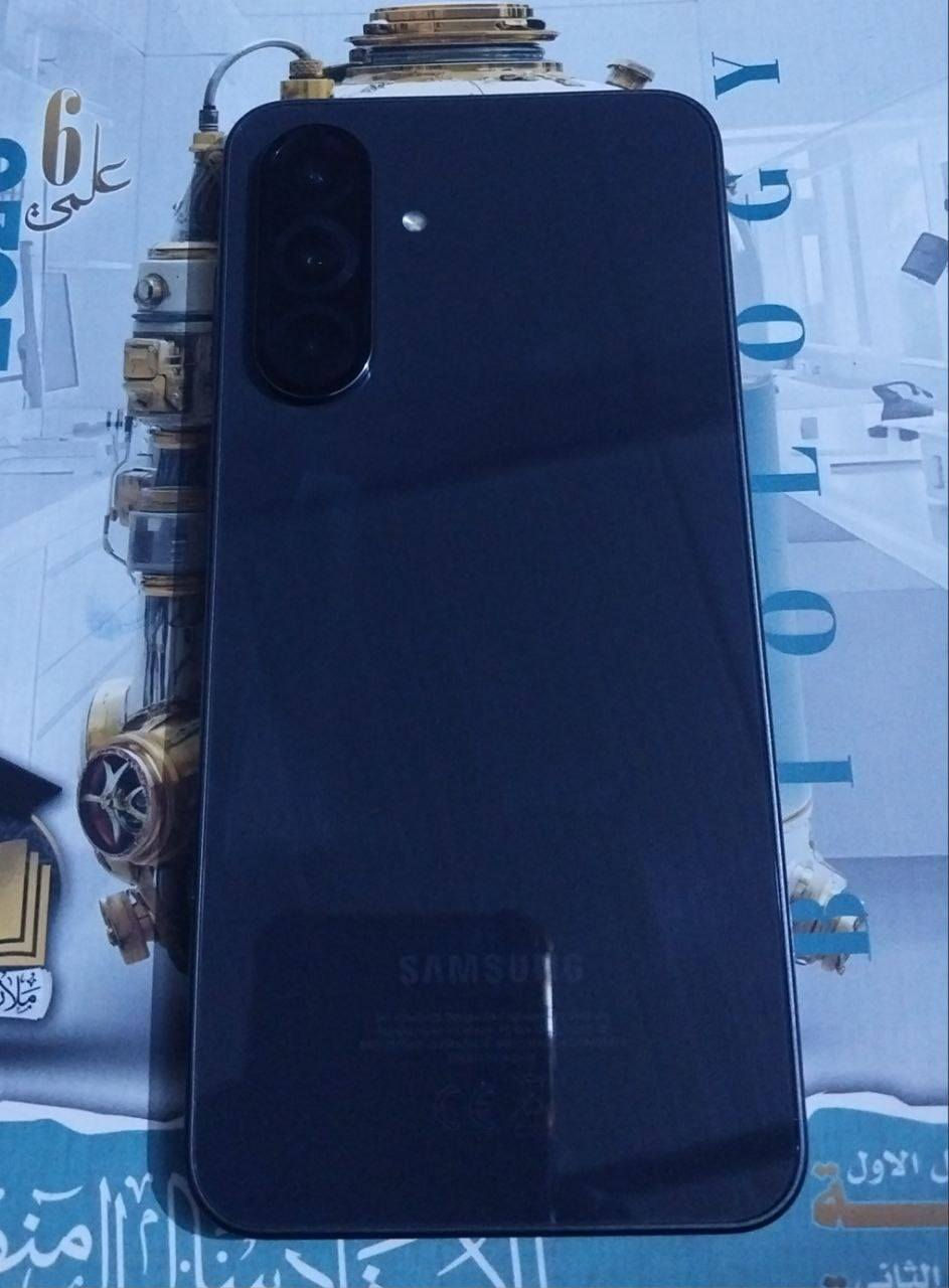 السلام عليكم بيع
سامسونك A36 
الذاكرة 256 الرم 8
بدون كارتونة فقط جهاز
السعر 285 بي مجال بسيط 
مكاني بغداد شعله 
الاتصال ***********
ماعندي توصيل
