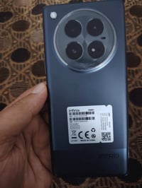 انفنكس زيرو 40 • شبه جديد • خدش يمين