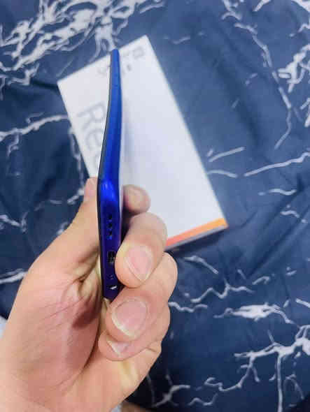 سلام عليكم  للبيع ريدمي 9 ذاكره 128 بي عراج بل شاطي بسيط وفطر بل شاشه والسماعه الخارجيه يرادله تبديل 
رقم***********
