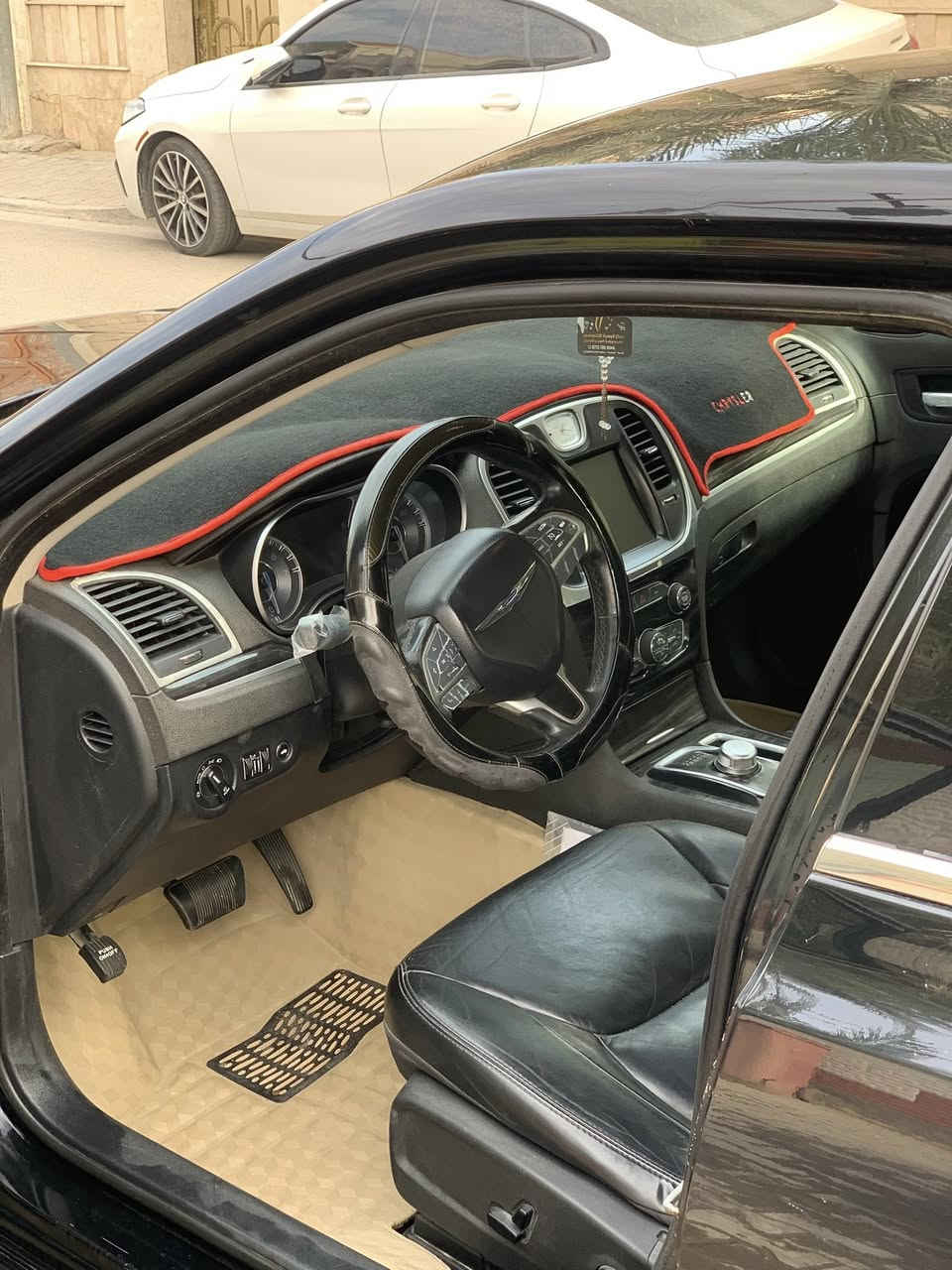 إوباما موديل 15 أصل رقم ذي قار مشروع وطني بسمي مداور ثاني يوم
وارد كندي داخله كلين بلعراق صار بيه تبديل جاملغ  +صبغ جاملغ خلفي فقط باقي كفاله سيارا بدون حادث بدون ايرباك    تو ويل 
جلد تدفئه 
هيتر بلمري 
بجم عريض S
منظومة زنون
تشغيل عن بعد
شاشه محدثه SRT
ويل 20
تخم تاير جديد
حداده 100/100
مكينه كير كفاله 
سيارا عليه ادامه كامله ماتصرف عليه دينار مامشتغله خط سعر 185وبيه مجال مكاني بصرا رقم موبايل /***********
