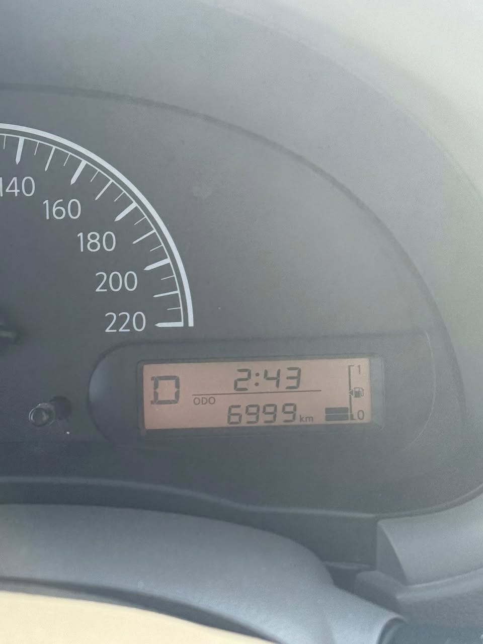 سني 2021  ماشية 7  الاف فقط 
بليته زركة هندي. رقم اربيل بأسمي تحويل مباشر مكفولة كفالة عامة ماعدا pdr  يعني بارد بالجاملغ الامامي  
*********** 
السعر 125  ورقة
 بغداد/ الكرخ
