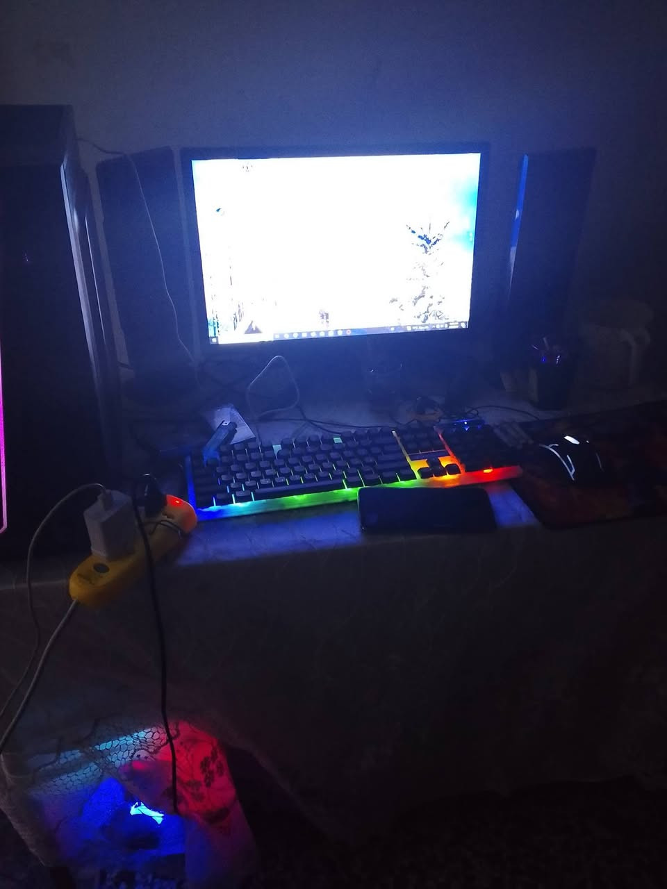 سلام وعليكم مراوس بلي أو بايفون الحاسبه كامله موجود فقط واتساب ***********
