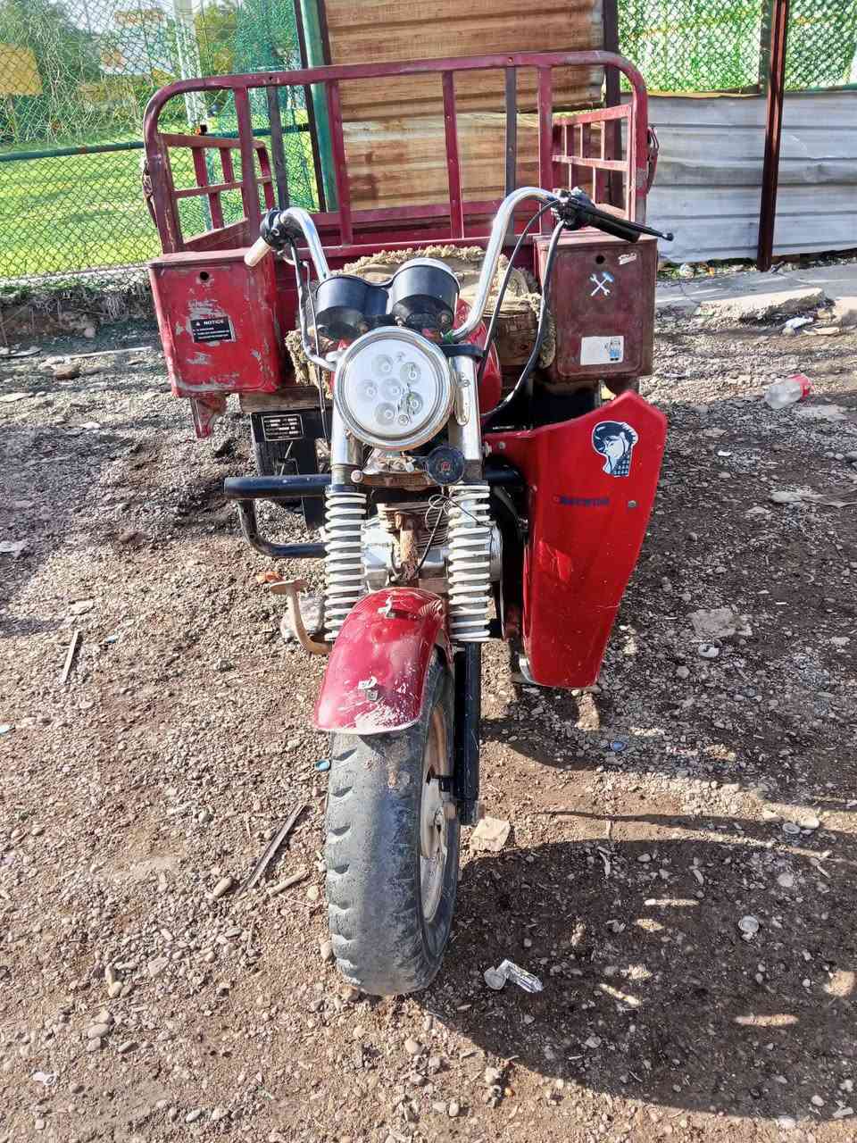 سلام عليكم ستوته دايوان للبيع موديل 2014 محرك 2019 ستوته كامله عوزهة باتري نكره هندر بدون اوراق اتكفل حلال وحرام ستوته خير من الله مال كسبه مثل ما واضحه بلصور المكان بغداد الشعله بلدوانم السعر علا التصال ***********
