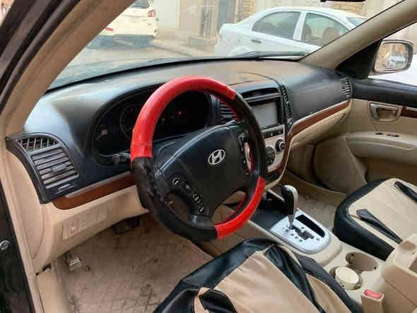 السلام عليكم 
للبيع او المراوس
سنتافي موديل 2007 السياره اصوليه رقم بغداد سنويه لل 27 بس ابيع واقع حال ما اندل راعيها ابيع بدون راعي بس رقم وسنويه اصوليات السياره كفاله من الضربه والصبغ محرك 6 سلندر 2700 السعر 75 للاستفسار اكثر ***********
