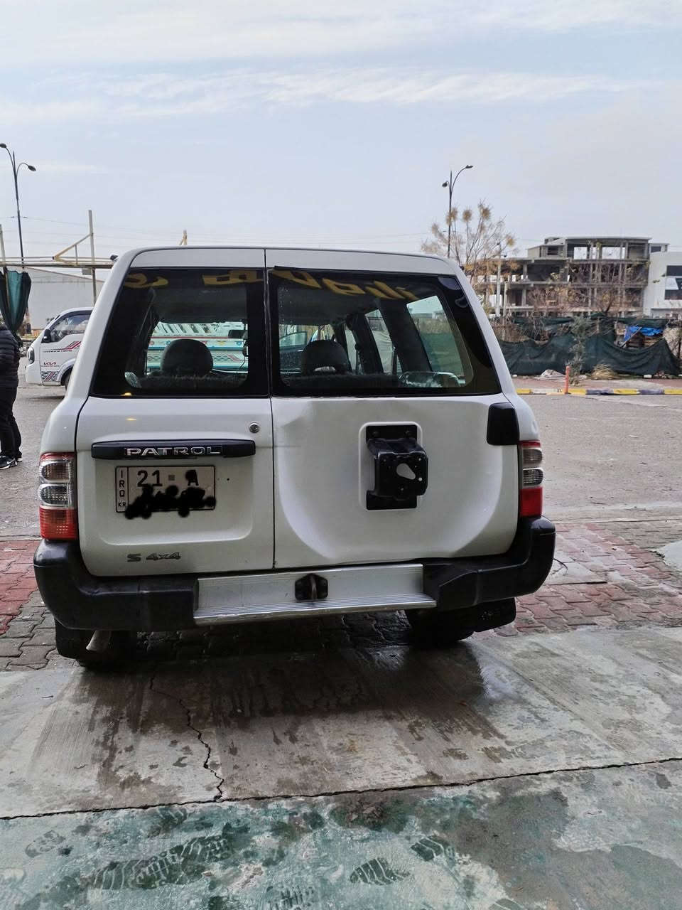 پترول مودیل 2002ناوبۆر   قایش قوری بیلاد .  شاشە ئایپاد 
رەقەم سلێمانی  کارتی بەنزینی  هەیە   سەنەوی   تازەیە2028 گێرو مەکینەی عەکسل بەشەرت پیشو داوای لیدروای نیە بویاخ دەرگایی سایەقی  بویاخە بیلیدراو گوراو 

دوو پلەی بچوکی بویاخی هەیە  سعرشی 107گلاو مەعمەلە 

 ***********  شوین چمچمال

ئەدمین وەرگرە
