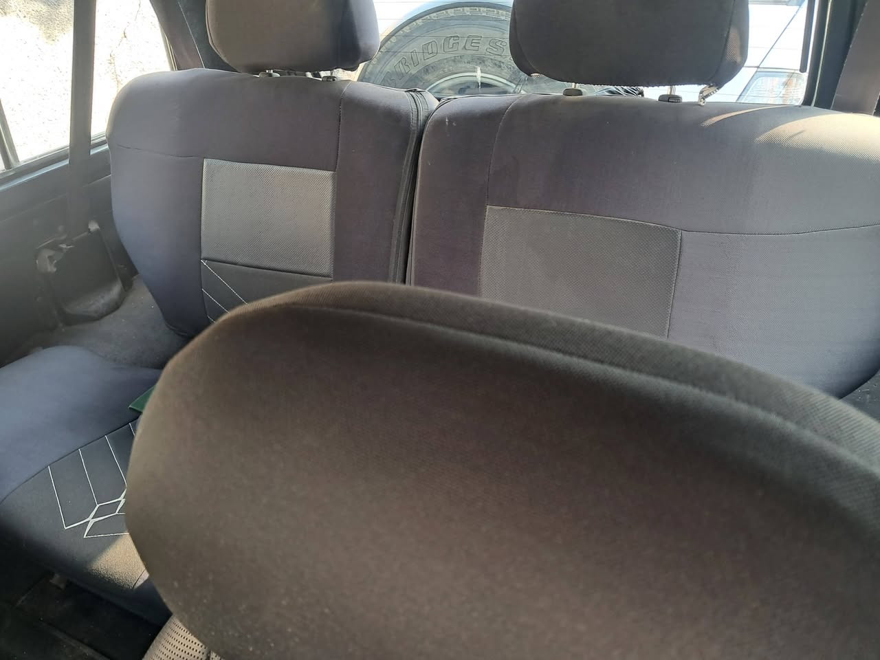 كالوبر تك باب موديل ٩٨ رقم بغداد بأسمي محرك 6v3000 كير عادي لوكير شغال تخم تاير جديد  محرك لاتنقيص ولا تبخير سيارة جاهزة حدادية جيدة السعر من الاخير ٧٠$ مكان السيارة بغداد اي استفسار ***********
