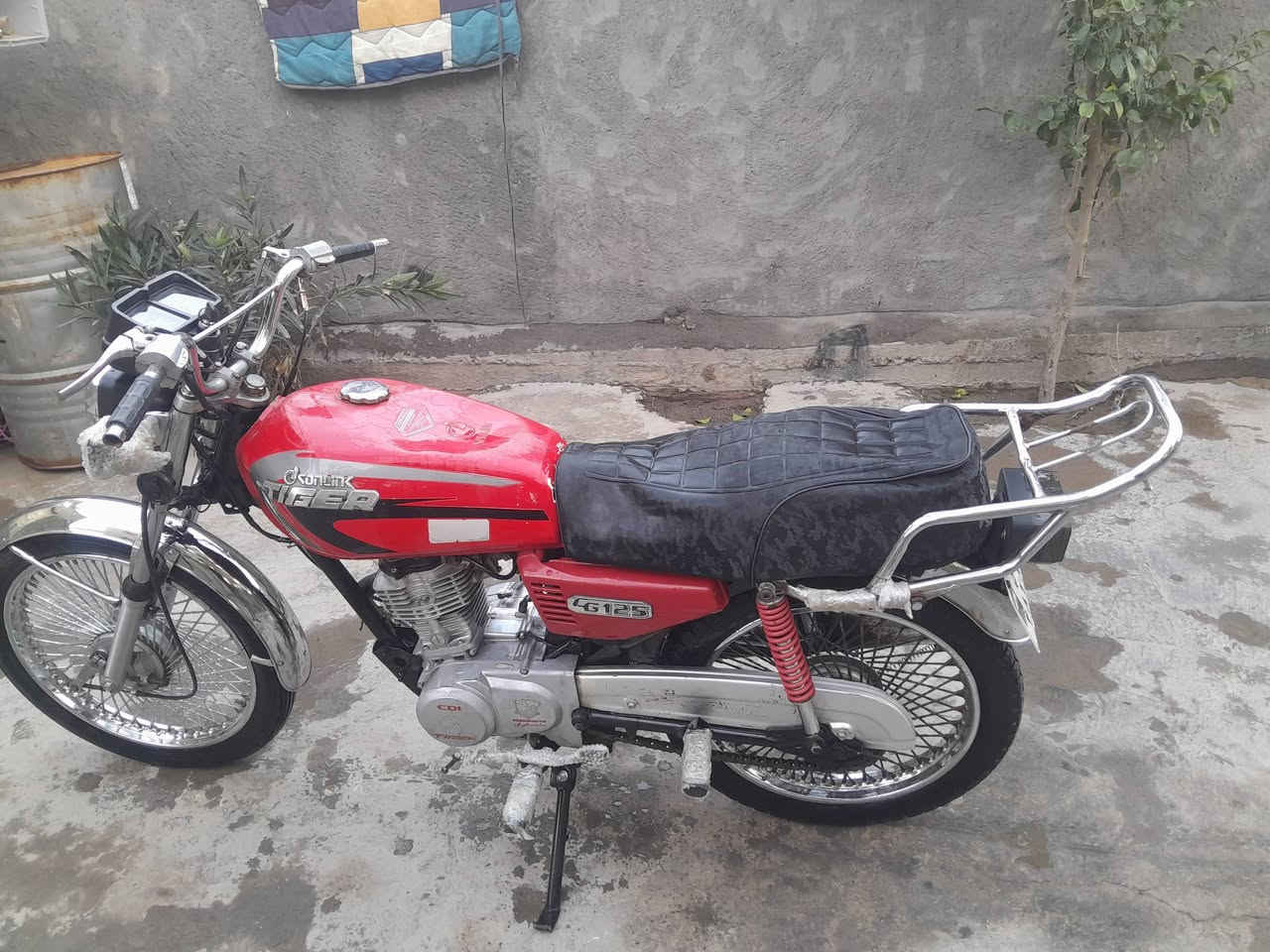 سلام عليكم دراجه تايكر موديل 21اوراق اصوالي دراجه مال  جناي على يدي مكان بابل محاويل السعر ٤٠٠ وبيه مجال ***********
