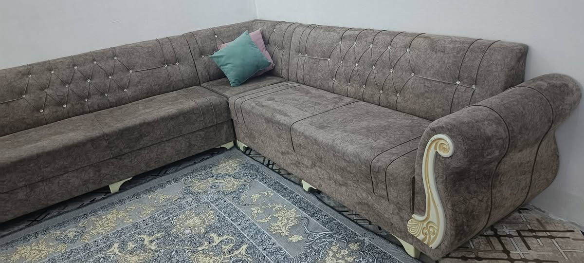 قەنەفەی  ئێڵ ٧ مەتر  زۆر پاک و تازەیە دەستکردە بە موادی اصلي و دەرەجە یەک دروستکراوە  نرخی ٢٧٥ هەزار شوێن چەمچەماڵ ***********
