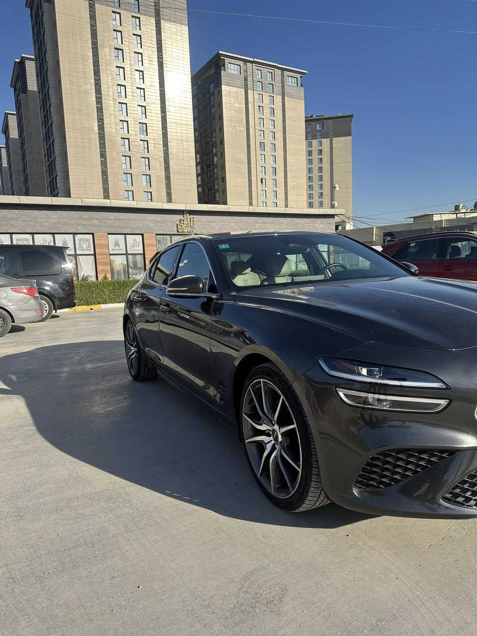 السلام عليكم
جينسس G70 موديل2023 للبيع
فول ما عدا البانوراما
محرك 4 سلندر تيربو  دفع رباعي 
#+ كير محرك مكفول من أي مشكلة بشرط الفحص
مواصفات السيارة: 
.نقطة عمياء
.رادار أمامي وخلفي
• نظام القيادة الذاتية
• مانع تصادم
• تدفئة كشنات
• كشنات جلد
.تدفئة ستيرن
• باقي مواصفات الجينسس المعروفة
حالة السيارة:
• جاهزة وما بيها أي مشكلة
• صفر مسج
 .عداد المسافة :١٨٠٠٠كيلو متر 
.بجم كبس بدون اي ضرر
.وايرباك سليم %100
.حادثة جاملغ خلفي و باب جهة الصدر الخلفي بدون تبديل بدون دواخل 
• صور الحادث متوفرة على الواتساب
§ السعر: 230و بيهة مجال
المكان: بغداد - البياع
للاتصال أو الواتساب:
***********
