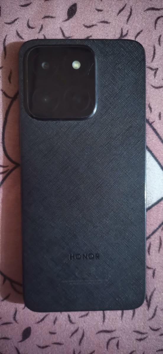 جهاز للبيع هونر شرط مامفتوح وكلو شغال وذاكرتو 128 ونضفتو كدام العين شحنو كلو شرط السعر 100 ( *********** )
