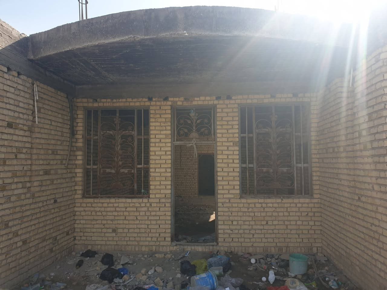 السلام عليكم
دار  مساحة ٣٠٠ متر  في ام العصافير  خلف الشقق القديمة 
 للستفسار على الرقم ***********
