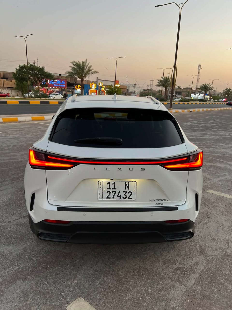 جوه السوك والسيارة حيل جديدة
لكزز nxهايبرد موديل 2025
ماشيه 15000ميل قابل للزياده 
مرقمً جاهز تحويل مباشر 
ســعــر ✅ ::  27.800$ وبي مجال بسيط 
كير محرك مكفول 
بنيد مبدل 
جاملغ جهه السايق بارد
سونار للسيارة موجود ضمن الصور 
للبيع او مراوس 
مكان السيارة: الفلوجة
رقم صـــاحب السيارة: *********** واتساب
