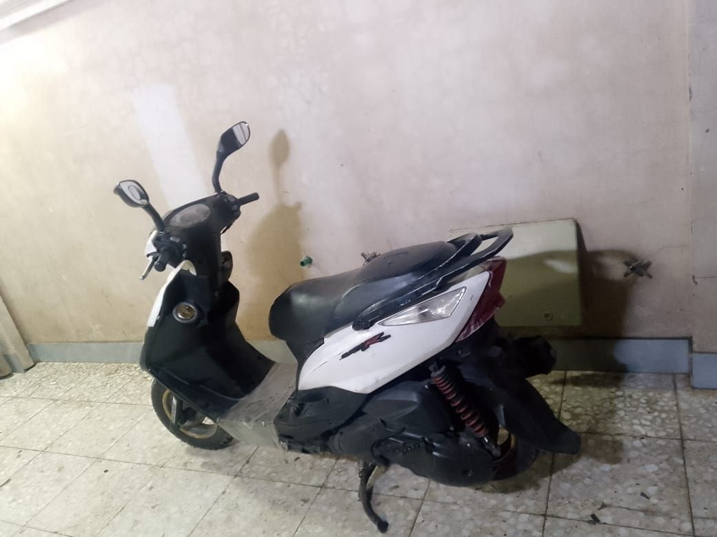 دراجه ماكس ثعلب ابلاديه مكينتها حيل ناعمه سلف هندر كهربائيات كلها شغاله اوراقها كامله السعر 450 العنوان الشعب التلفون ***********
