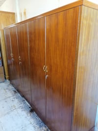 غرفه 5 باب • نظيفه جدا • معرض ابو حسن
