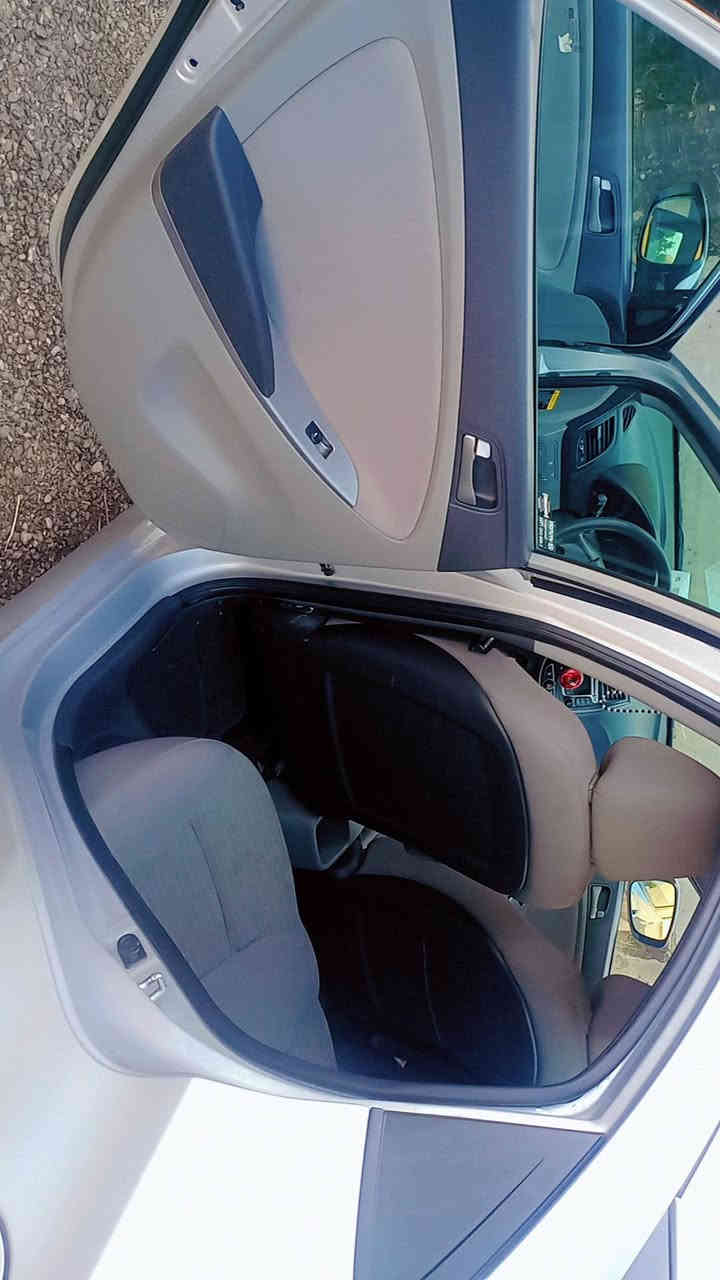 سلام عليكم  سياره اكسنت موديل 2017 للبيع امريكي الضرر جاملغ خلفي السعر المطلوب 112  رقم بغداد  انكليزي  للاتصال ***********.
