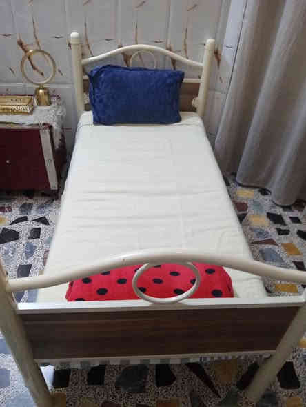 سلام عليكم جرابي البيع ام طابقين وترهم كل وحده وحده وببهن درج السعر 150 ثنينهن عنوان مدينه الصدر 
***********
