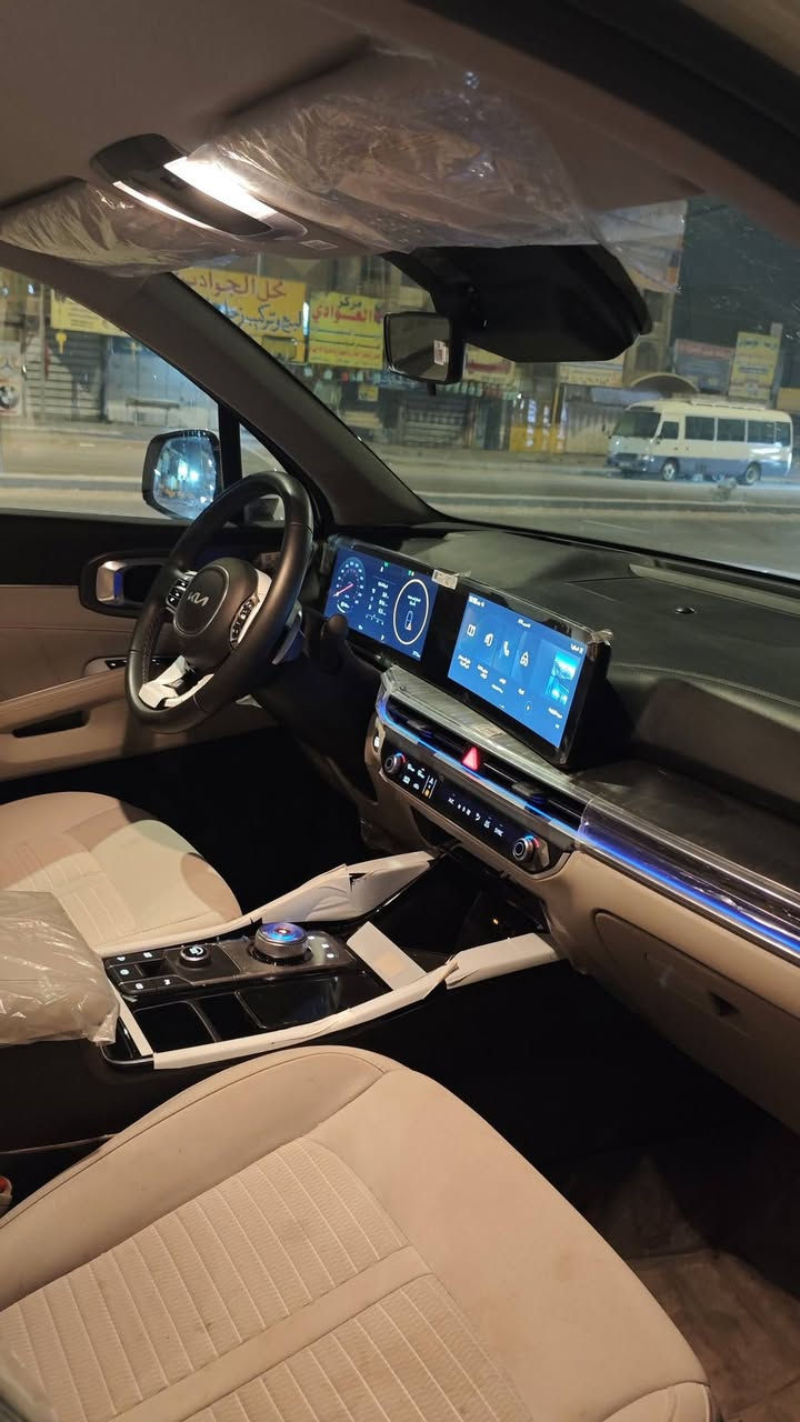 سلام عليكم
سورنتو2025 خليجي 
السياره ضمان الشركه الدوليه
زيروو ماشه 3000
((مواصفات السيارة ))
*
محرك//6سلندر 

اربع وضعيات قياده Ece-tcomFoR-smdt-cpot-
بصبة تشغيل+بصمه ابواب+تشغيل عن بعد
*كير موس
*ويل 20
*تحريك ريمونت امامي خلفي
*مثبت سرعه
*سايد بريك بصمه
*حساسات اماميه خلفيه 6 جهات
*ضوئيه زينون+LED+كاشفات
*باك لايت LED 
*كامرا/360درجه/ دواره
*شفتان مقود
*شاشه كبيره نكفيشن
* اضاءه داخليه هادئه لمس ( الاضاءه ثلجيه امامي خلفي من جانبين الكراسي الخلفيه)
* مقاعد مخمل ( كهربائيه) 
*شاشه لمس تبريد 
*ثلاث قطع تبريد 
*نظام -مانع انزلاق+نزول منحدرات
*اشاره بالمري الجانبيه
*منفذ طاقه + شاحن لاسلكي 
* صندوق كهرباء 
بعد بيه مواصفات أكثر 
عنوان بابل الحله
***********
