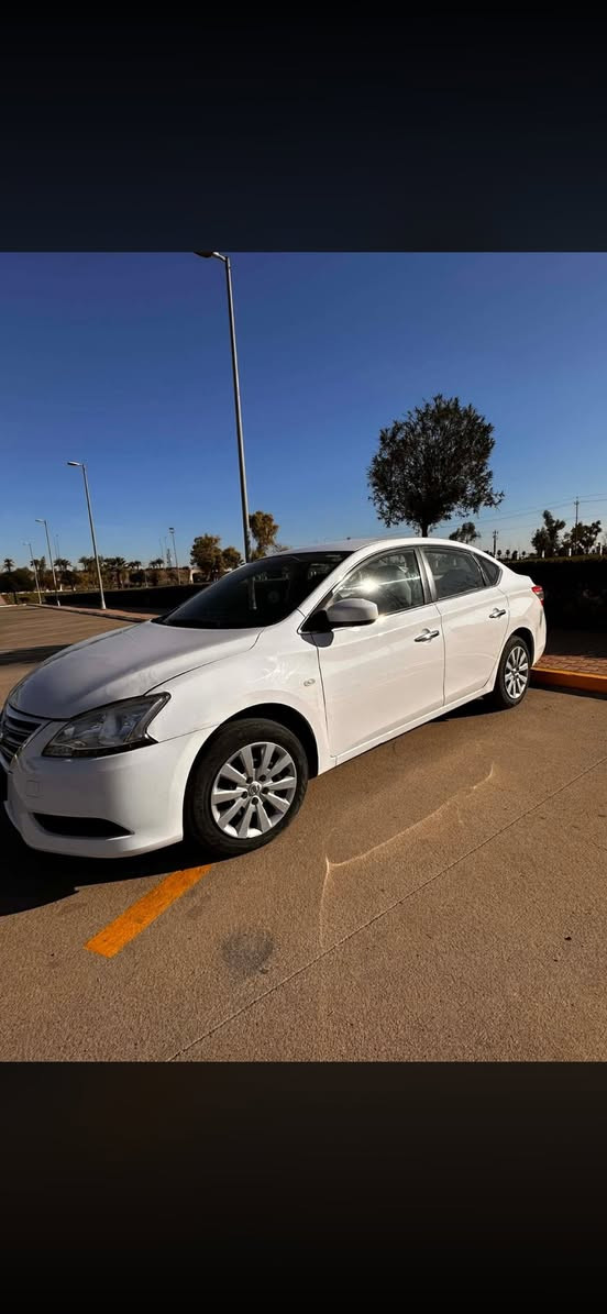 Nissan SINTRA 2018 خەلیجی
پشت و پێش کەپس  دوو پارچەی هەیە چاملغ و بۆنیتەکەی کەمەک قۆپی هەیە هەزە  و سەنەوی هەمووی نوێیە  تایە و ویلی نوێی لەسەرە سەحری 112$ مەجال ***********
