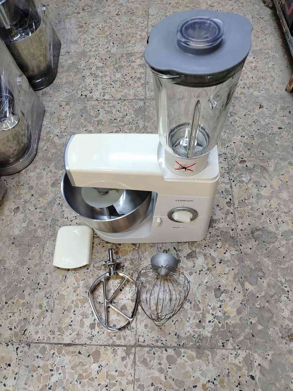 عجانه مع خلاط زجاج. ماركه كينوود باله اصلي  قياس الطاسه كيلوين. ونص  3 خفاقات ستل ستيل


**إذا كنت صاحب هذا الإعلان وتريد حذفه لأي سبب، رجاءا أرسل رسالة إلى الدعم الفني**