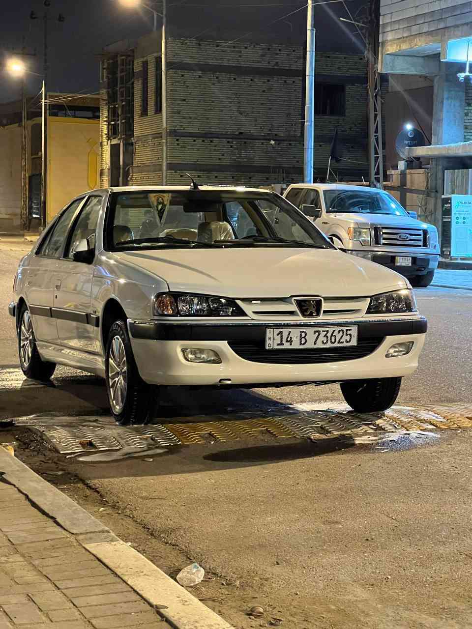 سلام عليكم بيجو مديل 25كفاله عامه سياره بوضع شركه ماشيه 12الف حره تحويل ثاني يوم مكينه كير حدايده زيرو بعدهي بضمن شركه العنوان البصره القبله حي شهداء الرقم *********** السعر90وبيه مجال ال شراي
