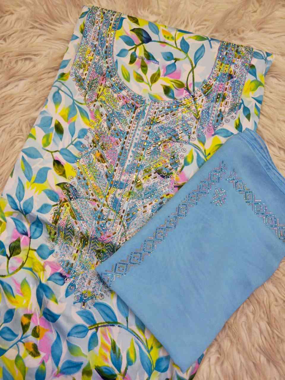 حبايب مخاوير العيد راح توصل الحجز مسبق بدون احراج
مخاوير حرير اندنوسي مع شال  فوول فوول حجر vip 
السعر القطعة == 25.000  خمسه وعشرين الف  
البظاعه موجود يوم الخميس انشاالله والحجز من هسه كميات قليل


**إذا كنت صاحب هذا الإعلان وتريد حذفه لأي سبب، رجاءا أرسل رسالة إلى الدعم الفني**