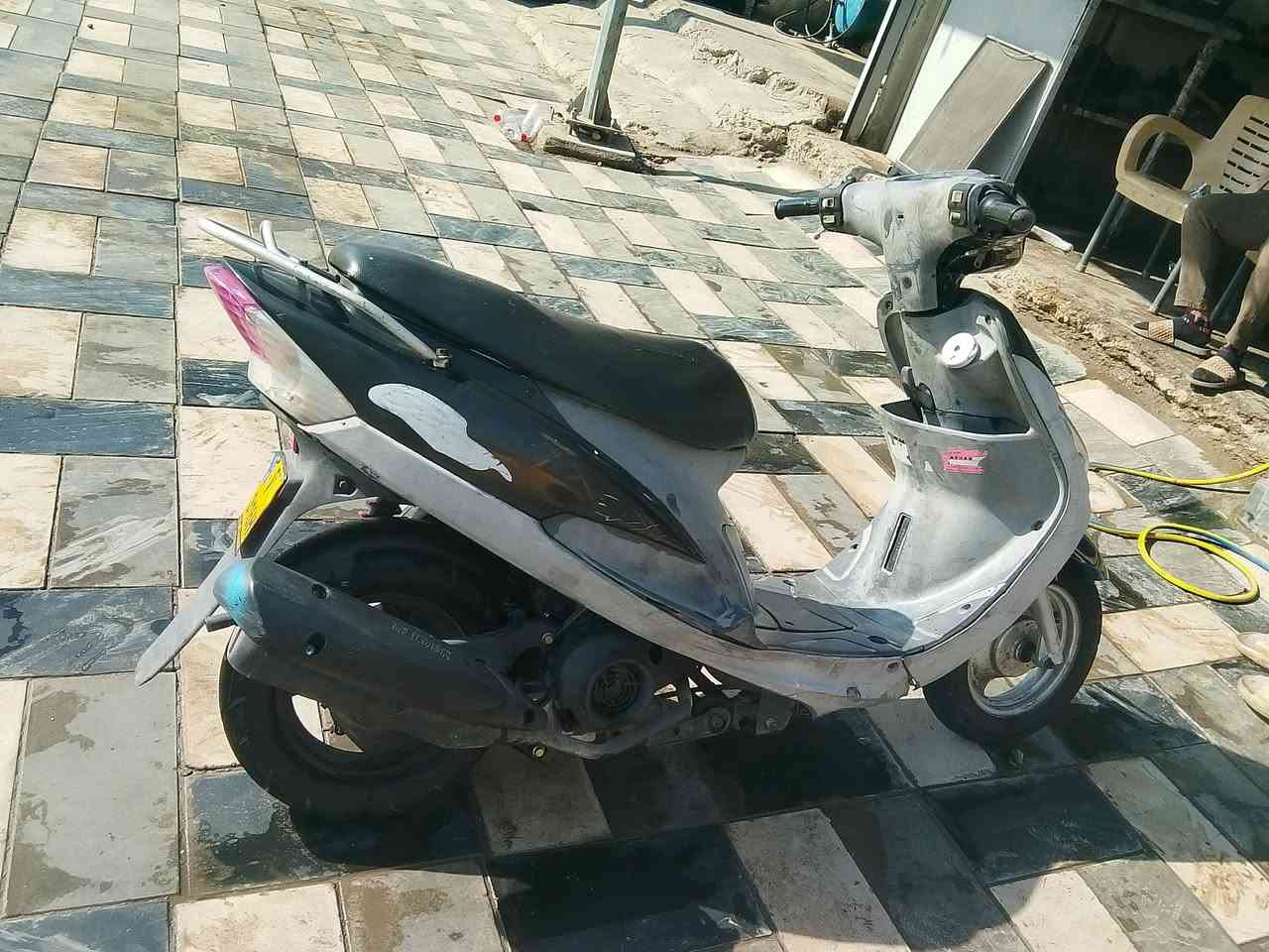 السلام عليكم دراجه منغوليه بلاديه نكره سلف ناقصهه بس ستان تعليك وعداد وهاهيه بلاديه شلعه ومعدل بكل وقت 450 بيه مجال شي بسيط *********** بي واتساب الشعب متواجد فيس
