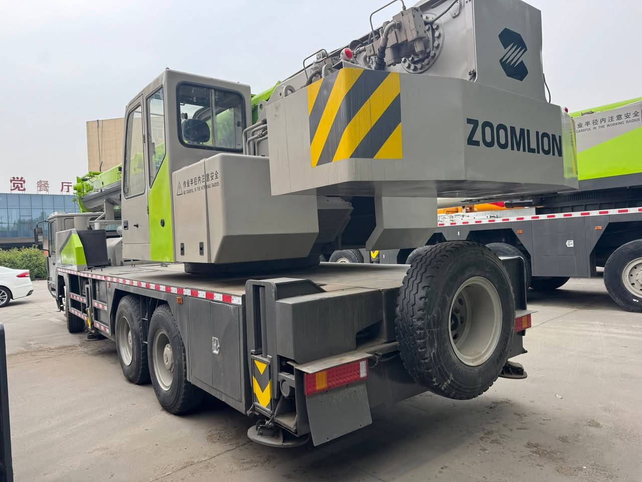 Selling a Zoomlion 25V5 crane in excellent condition, fully refurbished. Powered by Weichai engine with strong performance and meets China III emission standards. Equipped with push-rod operation for simple and easy handling. Brokers welcome. Export inquiries and trade-in deals available: 15670777911 WhatsApp: +86 15670777911


**إذا كنت صاحب هذا الإعلان وتريد حذفه لأي سبب، رجاءا أرسل رسالة إلى الدعم الفني**