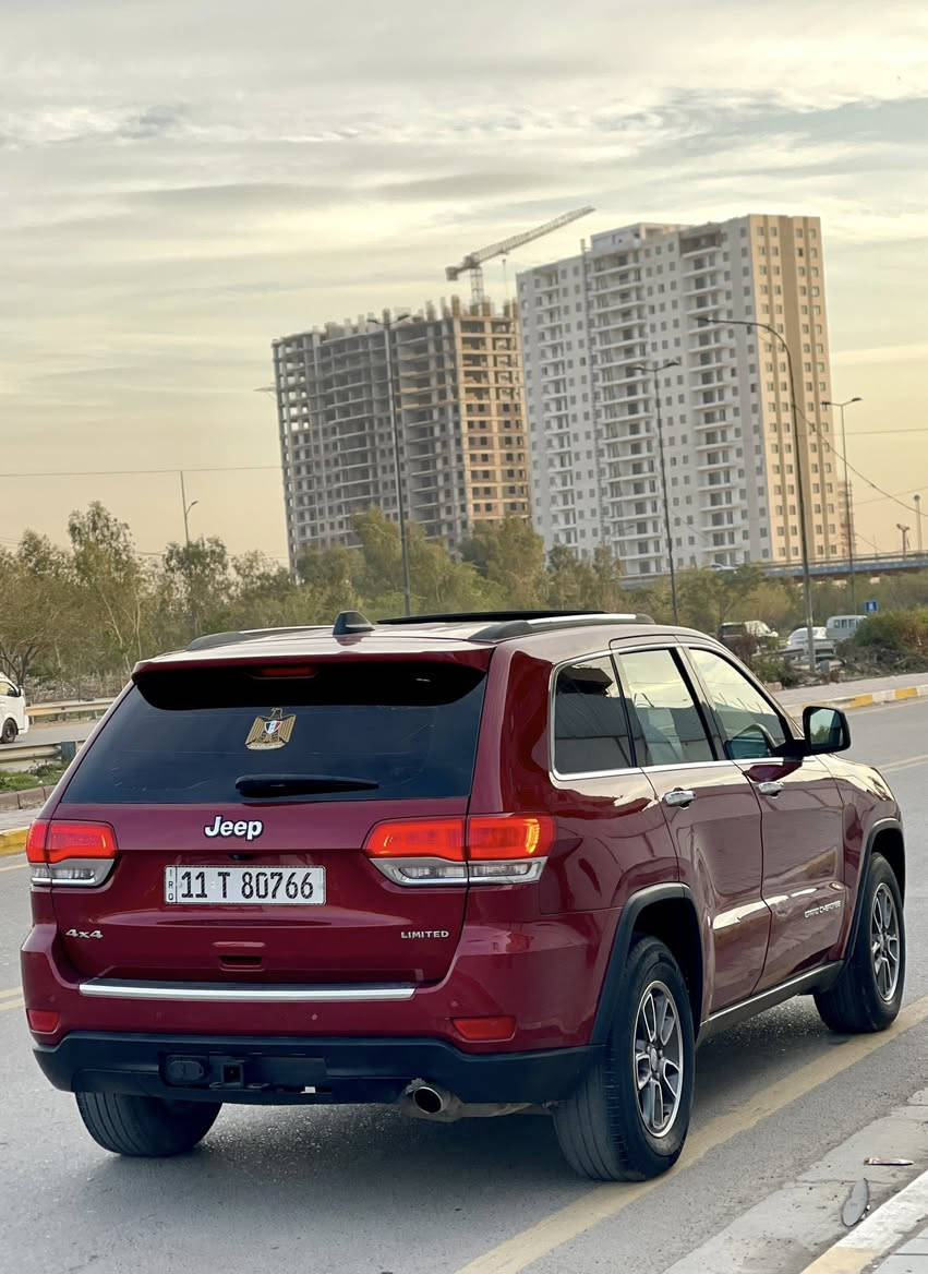 السلام عليكم 
جيب 2015 LIMITED فول مواصفات 
رقم بغداد الجديد باسمنه 
كلين تايتل السياره 
مكفوله كفاله عامه من #الصبغ_والتبديل_والحادث 
بنوراما
بصمة ابواب 
بصمة تشغيل 
كشنات جلد وكهرباء
كشنات تدفئه تبريد
فول تحكم استيرن شفتات 
كير طياره
دركه هيتر
مري قلاب
صندوك كهرباء
محرك 3600 6V
رادار 
حساس خلفي
شاشه جبيره
كامرا خلفيه
لايت حاجب
زنون عالي ناصي بلادي
ماشيه 140mi
السياره 
جاهزه كير ومحرك وحداديه وتبريد وتدفئه
تخم تاير ويل جدد
ناصبه السياره وجديده وشرط الفحص والسونار 
السعر 208$ وبيه شي بسيط 
عنواني بغداد
***********
