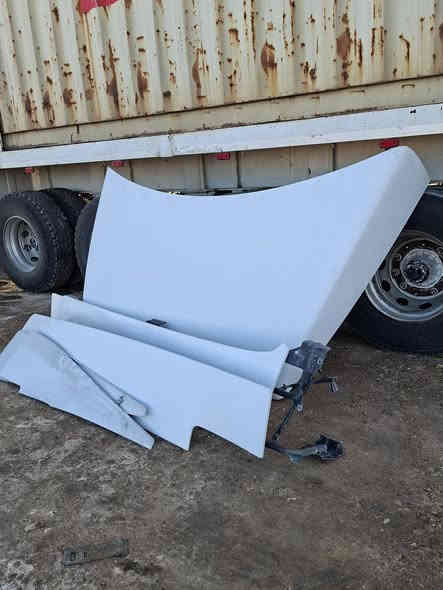 للبيع كاسحة وزعانف موديل 15 كاملات نقص مابيهن.
***********
