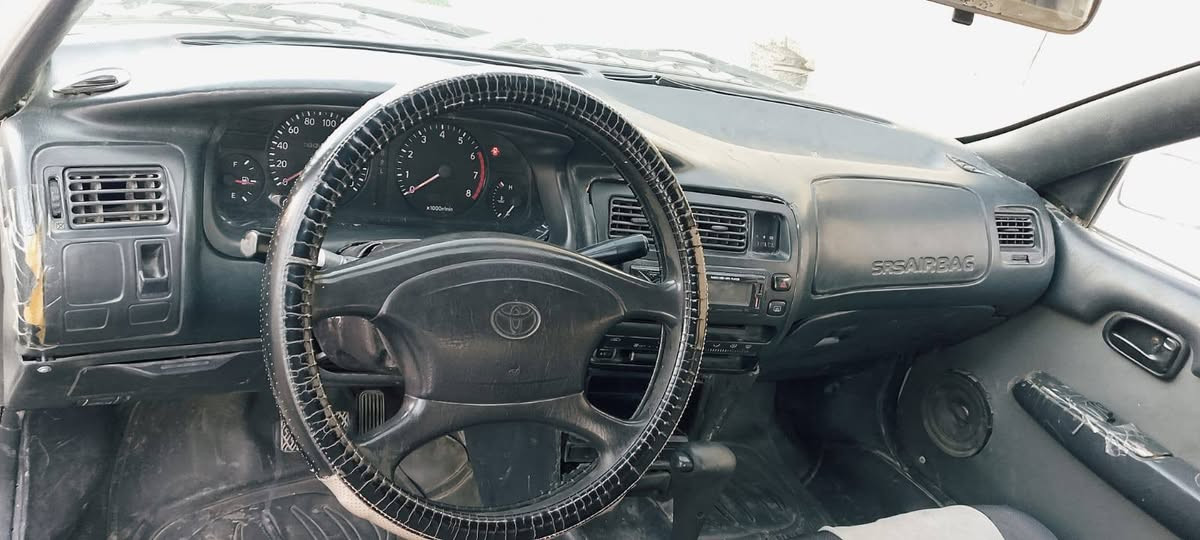 كورلا موديل 1994  الشرعي ابن اخي شرط التحويل كابون موجود تعال جيك واخذ تدفئة و التبريد شغال80 مكان السيارة ناحية القيارة الرمانة م  ***********
