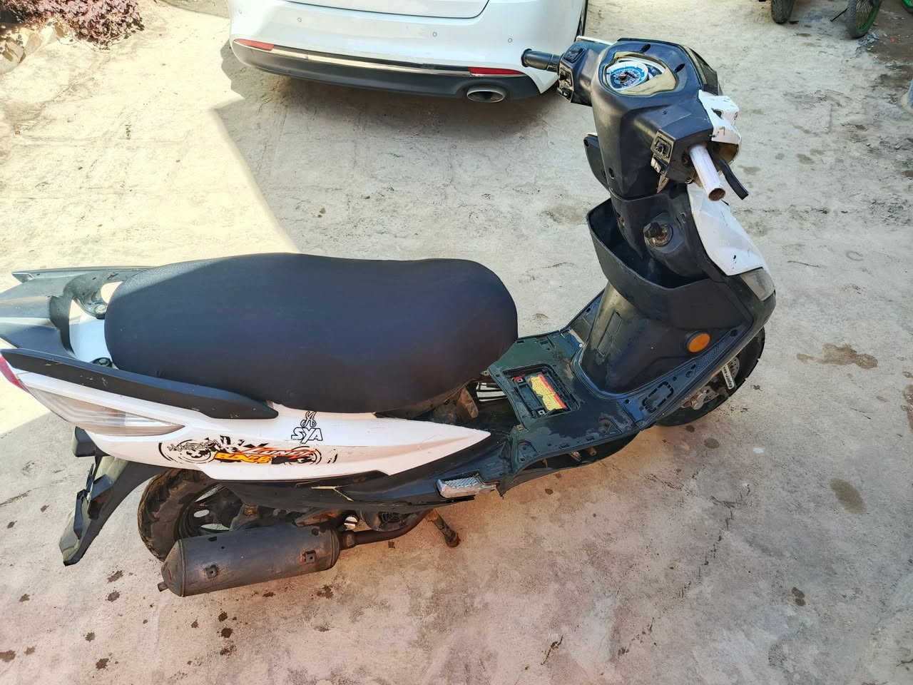 دراجه سيام للبيع سعره 150 مكاني بطويريج شغاله سلف بس باتريه ضعيف واشتغل هندر بس من دوسه يطلع صوت من تشتغل يروح كهربائيات كله شغاله


**إذا كنت صاحب هذا الإعلان وتريد حذفه لأي سبب، رجاءا أرسل رسالة إلى الدعم الفني**