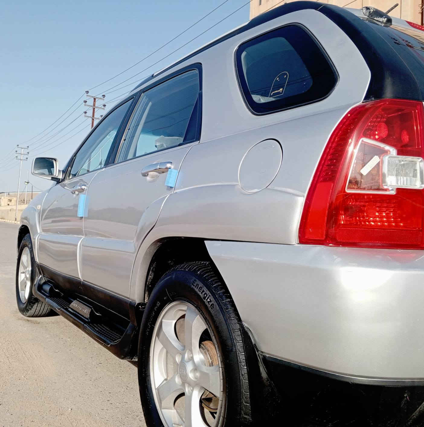 كيا سبورتج 2009 خليجي رقم بغداد مشروع وطني 
محرك أربعه سلندر حجم 2000  
بيها صبغ تجميل الباب الامامي عكس السائق بدون اي ضرر  والباقي مكفول . تبريد تدفئه كهربائيات كلها شغاله سياره جاهزه  مكان السياره ذي قار ( السعر 120)
‏‪***********‬‏
‏‪***********‬‏ ناصرية, ذي قار
